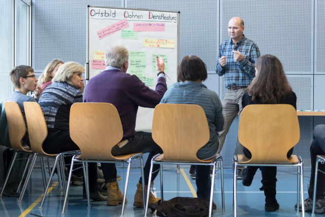 Partizipation bedeutet, einander zuzuhören. Foto: Severin Nowacki