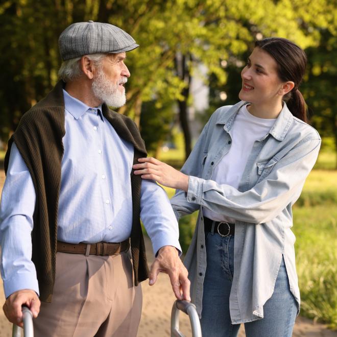Proches aidants: la CSSS-E soutient l’appel des communes en faveur de standards