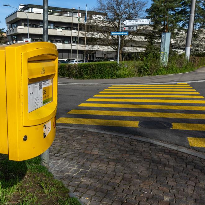 Révision de l'ordonnance sur la poste : pas de coupes dans le service universel !